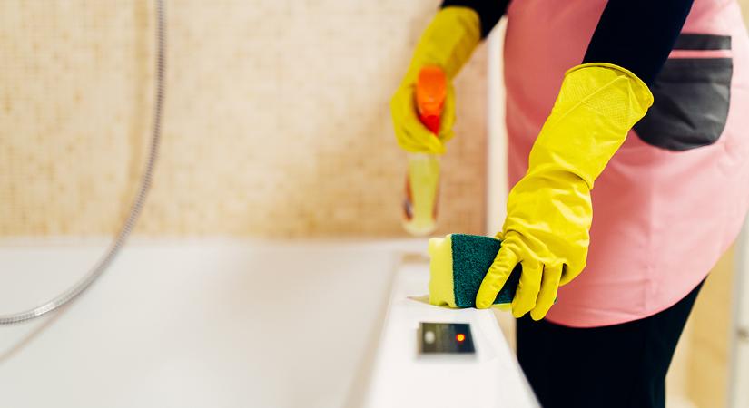 Ilyen gyakran tisztítsd meg a zuhanyfüggönyt – tippek, hogy ragyogjon a fürdőszobád