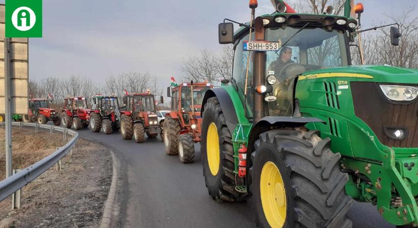 Útban vannak a traktorok Záhony felé, a gazdatüntetésre ÉLŐ VIDEÓ