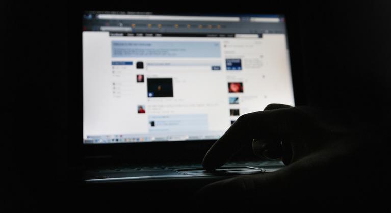 Veszélyes vírus kezdett terjedni a Facebookon
