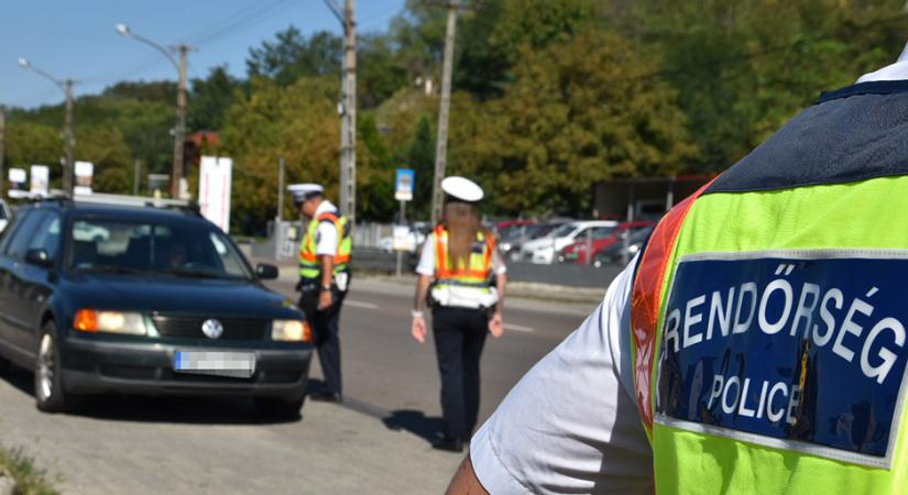 A rendőrök megállítottak egy részeg autóst Tolnában, olyan vége lett, amitől ők is elképedtek