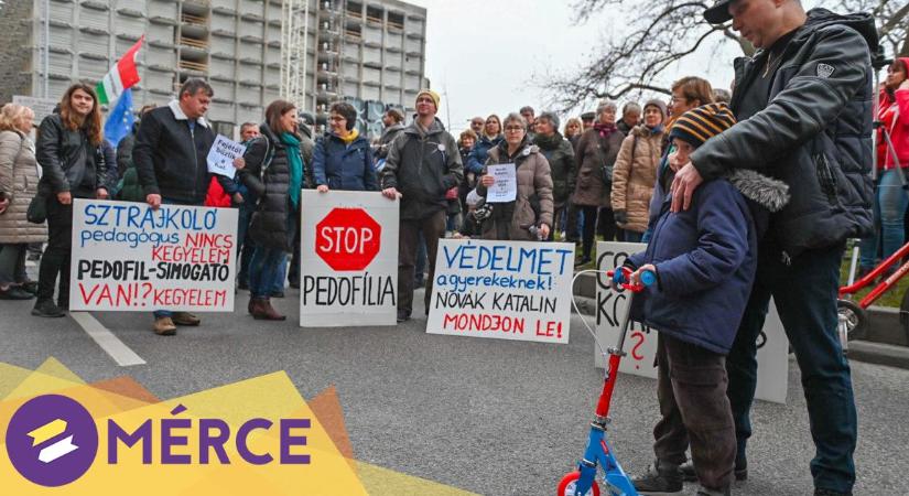 „Távoznia kell” – Tüntetés kezdődött Novák Katalin lemondásáért