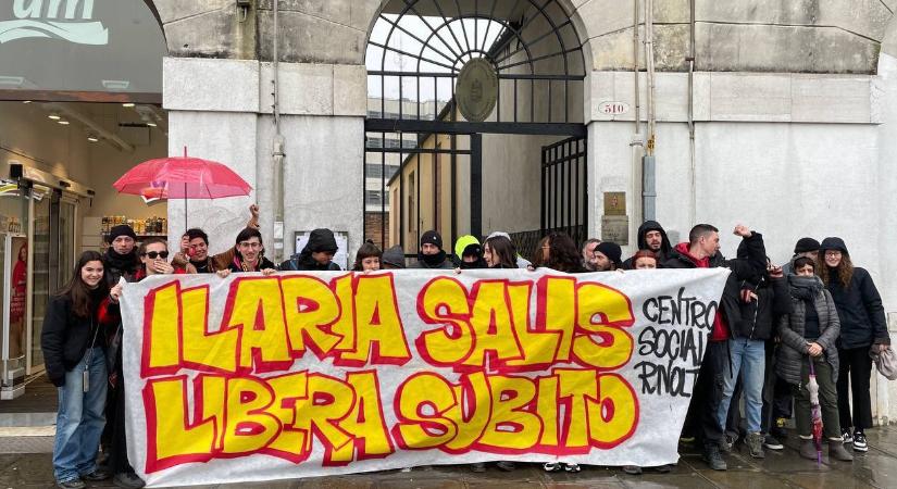 Elfoglalták a velencei magyar konzulátust az olasz antifa nő szimpatizánsai