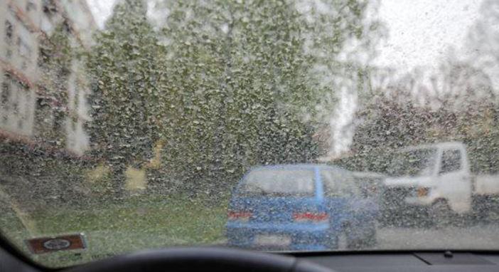 Ne most készülj autót mosni: sáros esőre figyelmeztetnek