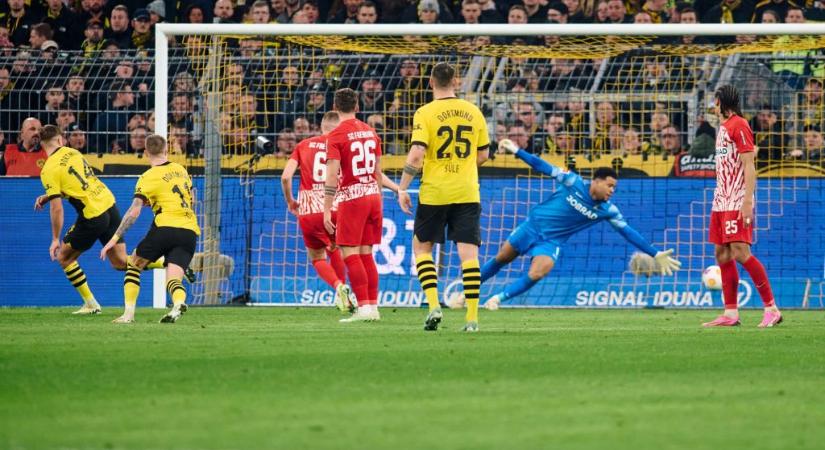 A Dortmund csatára csúnyán lerázta Szalait a góljánál