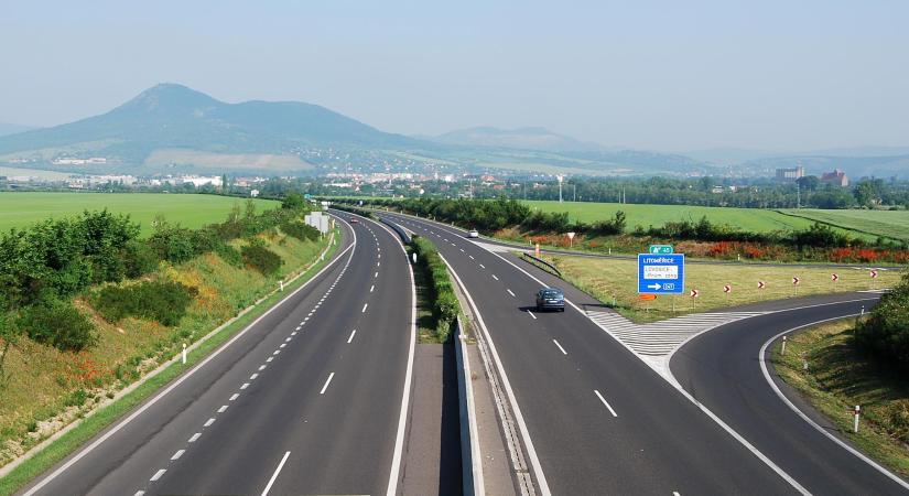 150 km/órára emelték a sebességhatárt a cseh autópályákon, de egyelőre csak elméletben