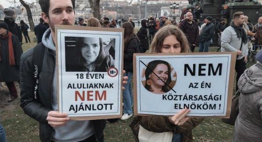 Ma is a Sándor-palota előtt lehet a Novák Katalin elleni tüntetés