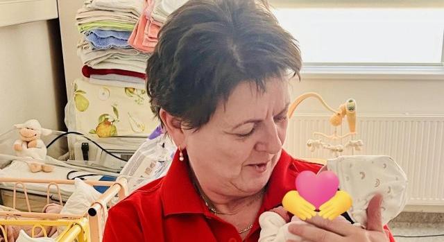 Életerős kisbabát helyeztek el a kiskunhalasi kórház inkubátorában, már nevet is kapott