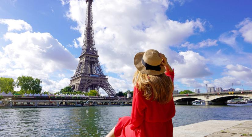9 tavaszi kulcsdarab, amiért a francia nők rajonganak: a kifinomult sikk alapjai