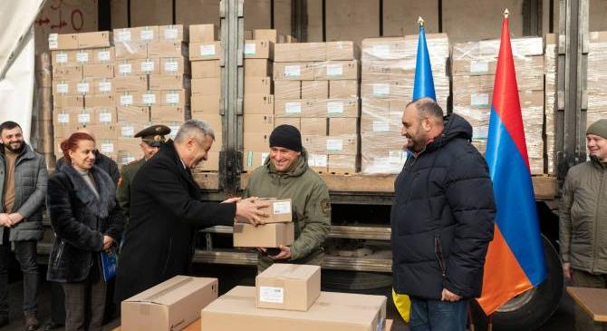 Örményország humanitárius segélyt adott át Ukrajnának