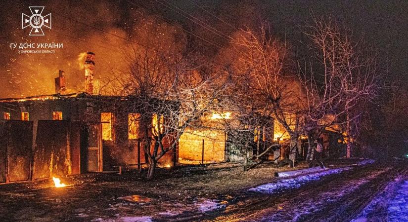 Hatalmas lángokkal égett a benzinkút az orosz támadás után  videó