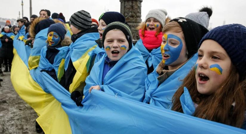 Az ukrán fiatalok egyharmada külföldre akar menni az iskola befejezése után