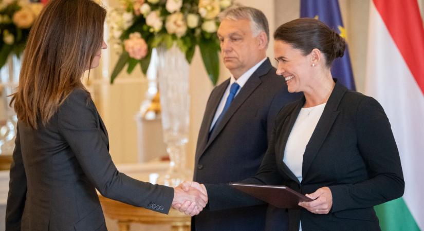 Stefano Bottoni: Novák és Varga azért bukott, hogy Orbánnak ne kelljen