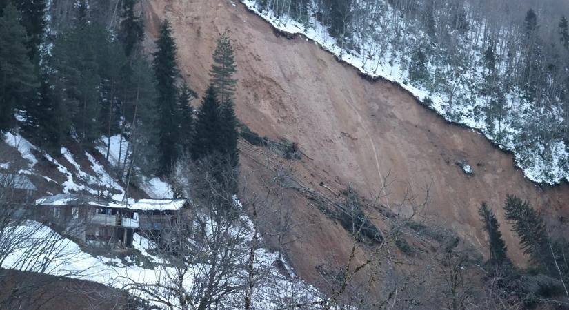 Grúziában mintegy száz családot evakuáltak földcsuszamlásveszély miatt