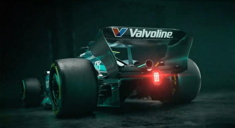 Megérkezett Fernando Alonso új F1-es Aston Martinja