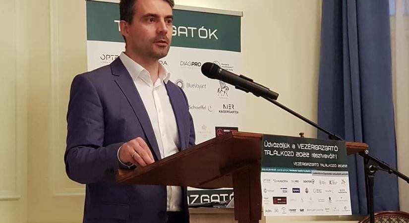 Vona Gábor pártja feljelentést tesz és az Integritás Hatósághoz fordul a Magyar Péter interjúban elhangzottak miatt
