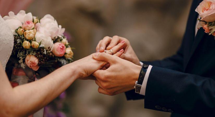 Egy felmérés szerint a fiatalok többsége házasságban szeretne élni