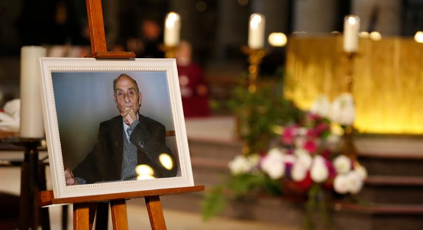 Négy ember ellen emeltek vádat a franciaországi iszlamista papgyilkosság miatt