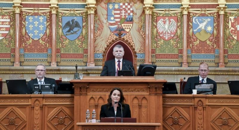 Hivatalosan is lemondott az államfői posztról Novák Katalin
