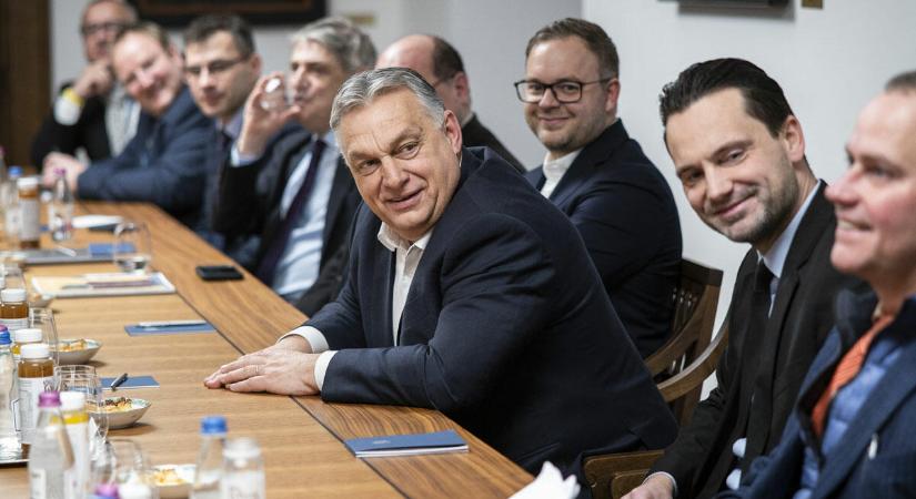 Reagált Orbán sajtófőnöke Magyar Péter vádjaira