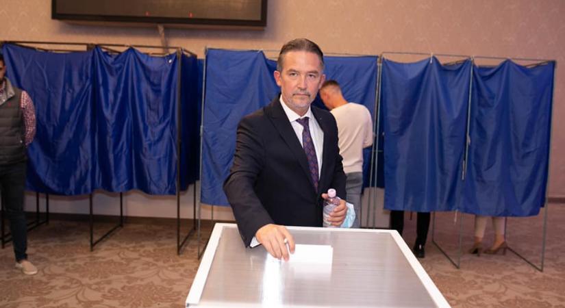 Független jelöltként indul Marosvásárhely polgármesteri tisztségéért a liberális párti szívsebész