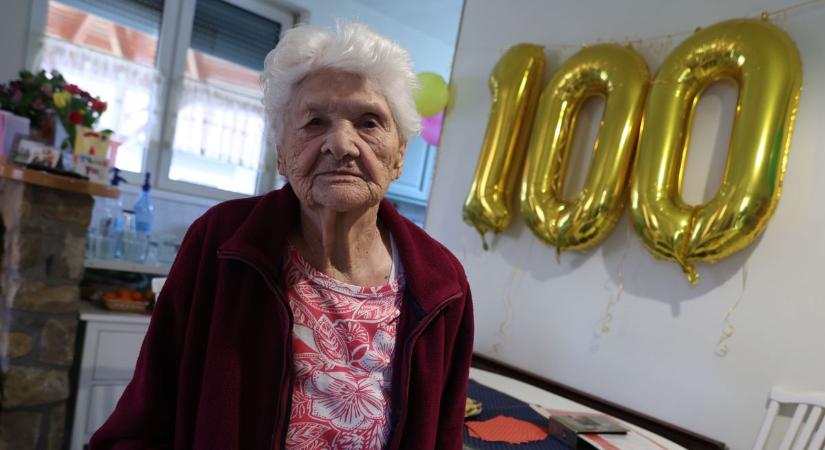 A százéves Teri néni szerint a hosszú élet titka a sok munka