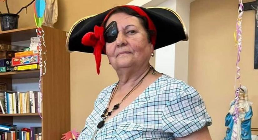 Az endrefalvai Idősek klubjában is jelmezbe öltözve ünnepelték a farsangot