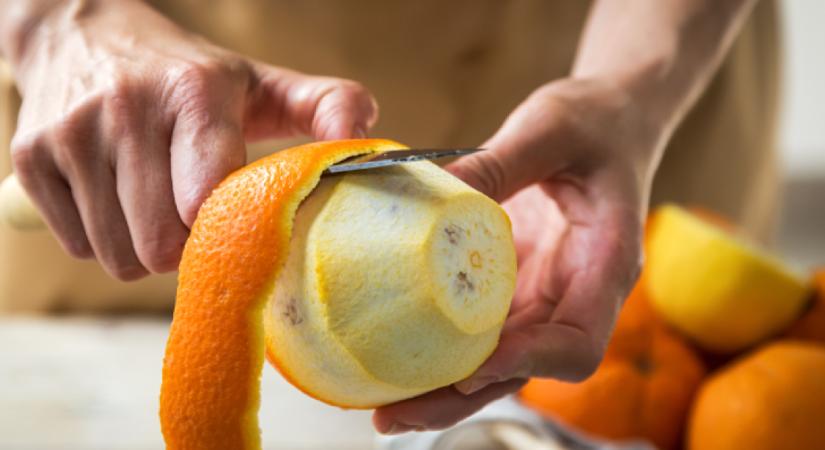 Egyre többen szakítanak egy TikTok-on terjedő elmélet miatt: a te párod átmegy a "narancshéj-teszten"?