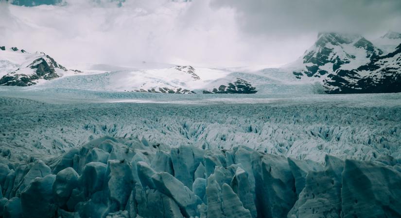 Vérfagyasztó dolgot szúrtak ki az Antarktiszon a Google Earth segítségével!
