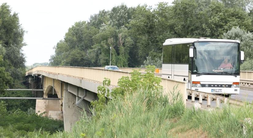 Ismét csak egy sávon lesz járható az algyői Tisza-híd