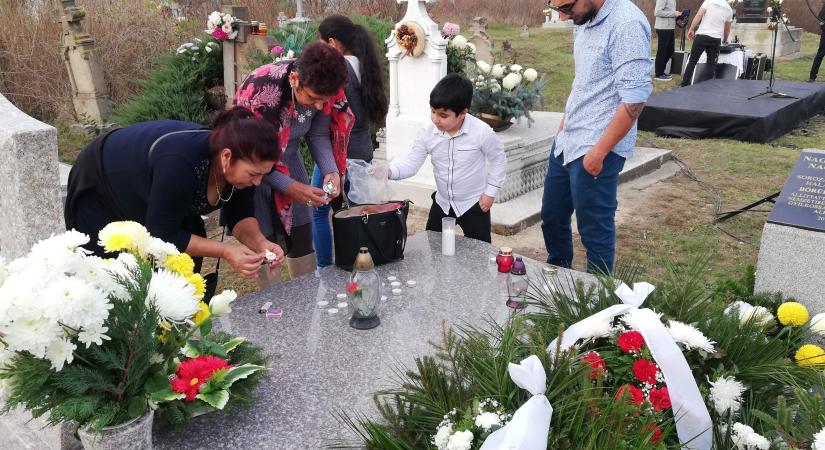 „Mintha meg sem történt volna” – emléknapot kérnek a 15 éve történt romagyilkosságok áldozatainak