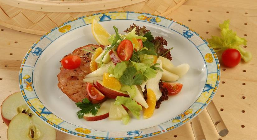Saláta sonkával, gyümölcsökkel recept
