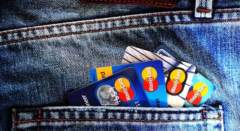 Bankkártya-elfogadás mobiltelefonon: hogyan lehetséges?
