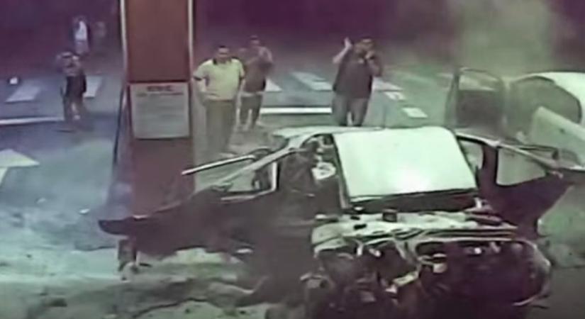 Húsz kiló kokainnal együtt robbant fel egy argentin rendőrnő autója – videó