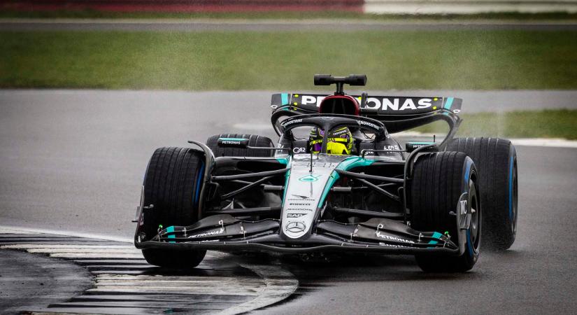 Riportfilm: Bemutatták és bejáratták Hamilton utolsó F1-es Mercedesét