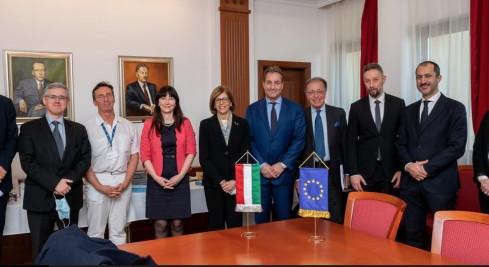 Az Európai Unió egészségügyi és élelmiszerbiztonsági biztosának látogatása az Országos Onkológiai Intézetben