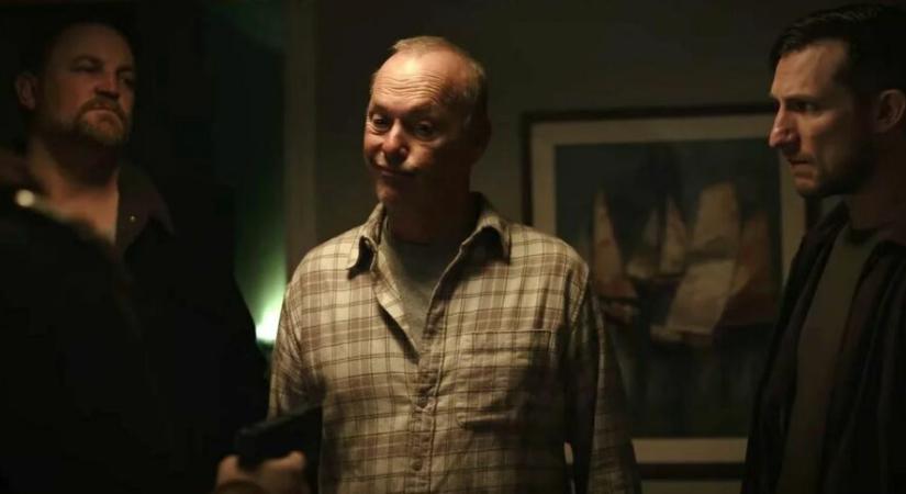 Michael Keaton megint Michael Keatont rendezte és Al Pacino is benéz – trailer