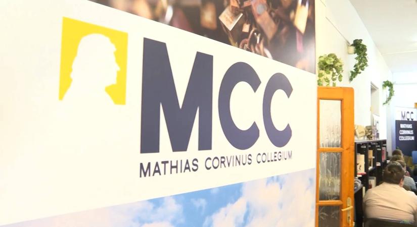 Indul a jelentkezés az MCC Egyetemi Programjába Pécsen is – első éves egyetemisták jelentkezését várják