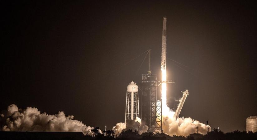 Hatalmas bírságot kapott a SpaceX