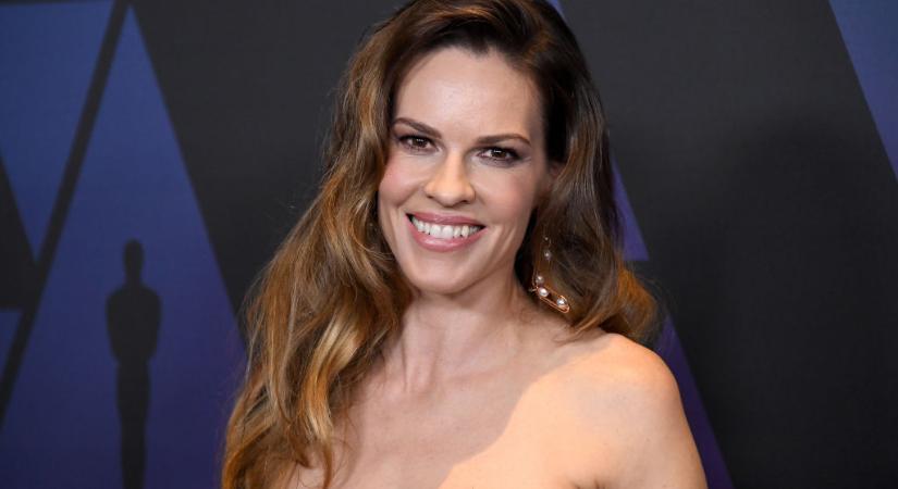 Hilary Swank megmutatta tüneményes ikerbabáit