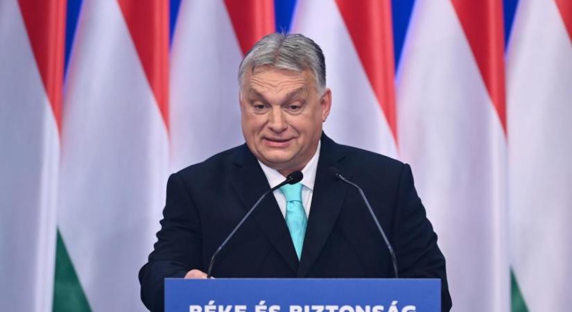 Helyhiányra hivatkozva nem engedik be Orbán Viktor évértékelőjére a Népszavát, a nemzetközi sajtót is elutasították