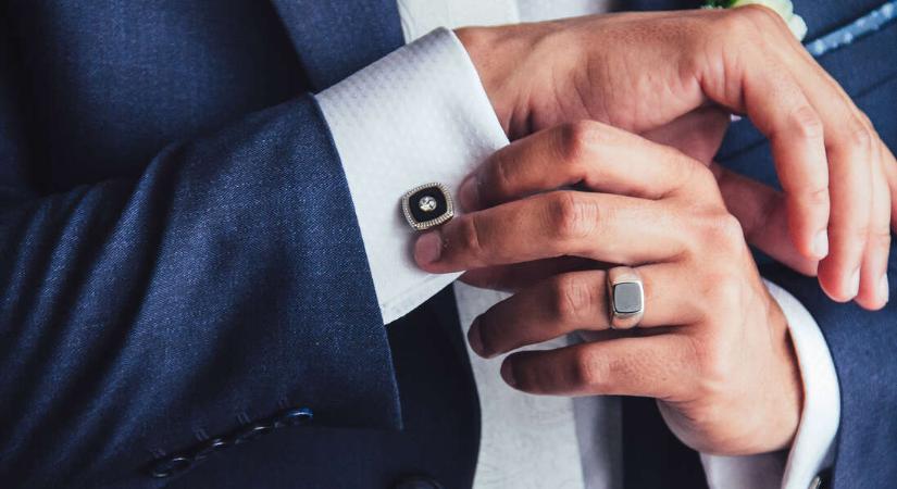 Egyre több férfi vágyik eljegyzési gyűrűre (és állítólag nem csak az ékszerészek szerint)