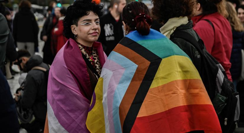 Görögország legalizálja a melegházasságot