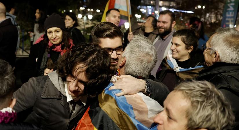 Győzött Görögországban a házassági egyenlőség