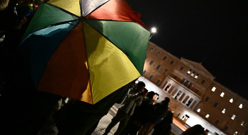 Az ortodox egyház ellenkezése dacára, Görögország legalizálta a melegházasságot