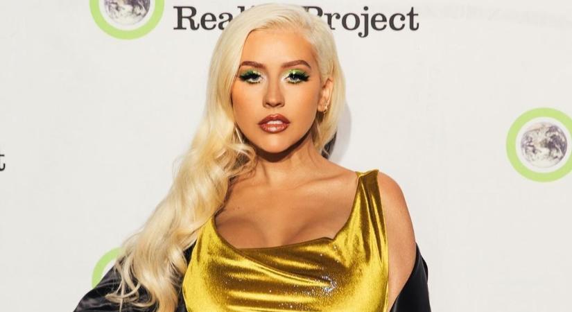 Christina Aguilera bodyban mutatta meg hatalmas melleit - fotó