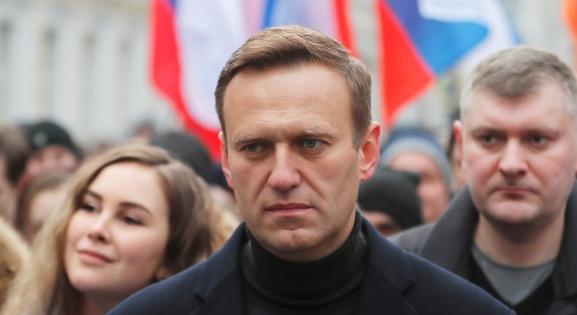 „Az életével fizetett a bátorságáért” – ki volt Alekszej Navalnij?