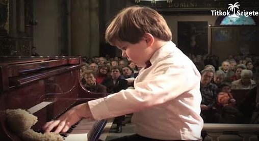 Liszt Ferenc szépunokája zongorázni kezd! A nézők nem hisznek a fülüknek – Videó