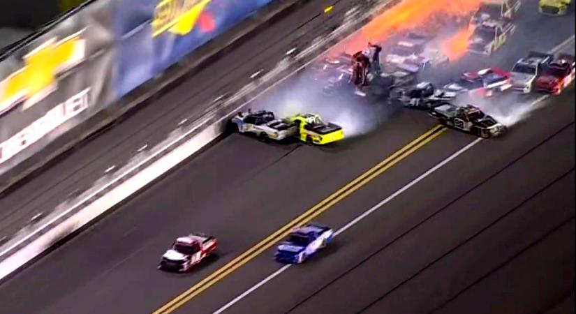 Brutális balesettel ért véget a NASCAR Trucks rekordszámú megszakítást hozó, daytonai futama