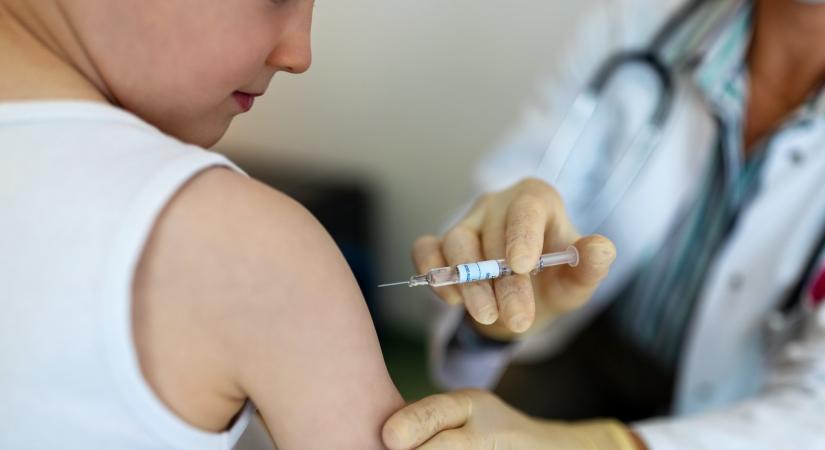 120 millióra perli az államot Ágnes, a védőoltások mellékhatása miatt