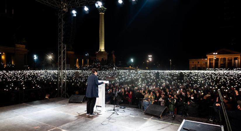 „Odakint szörnyek járnak” – 50 ezren álltak ki tegnap Budapesten a gyerekekért és az egészséges társadalomért